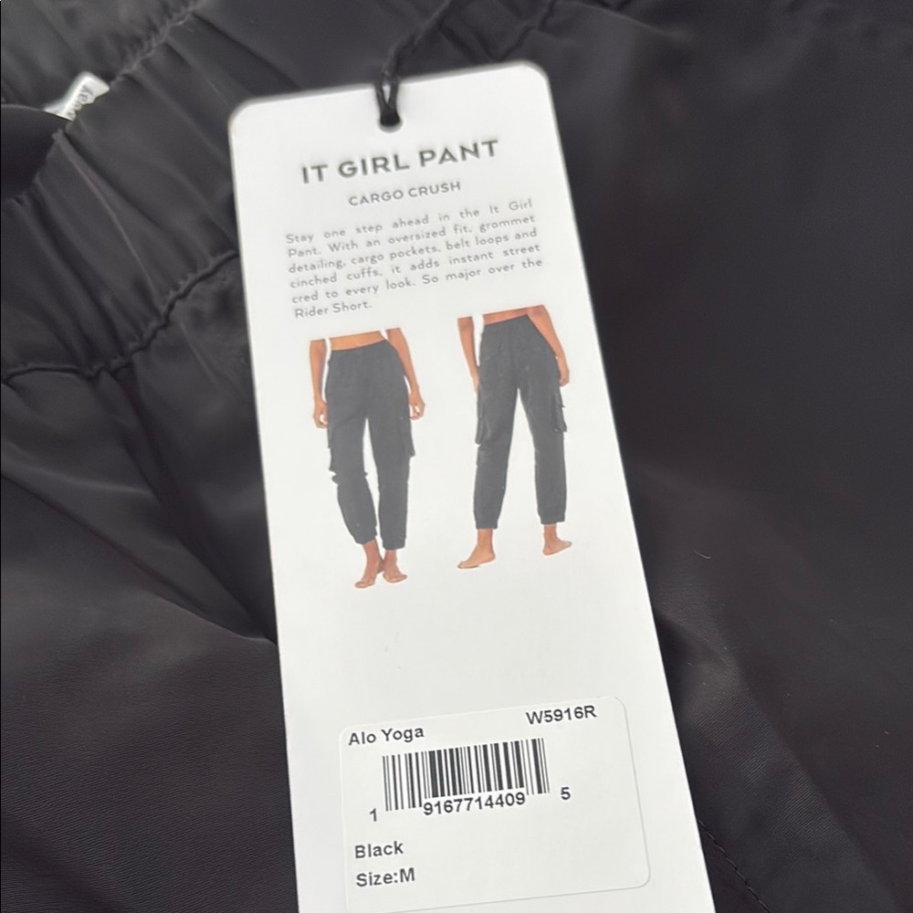 ALO Yoga It Girl Black Cargo Pants